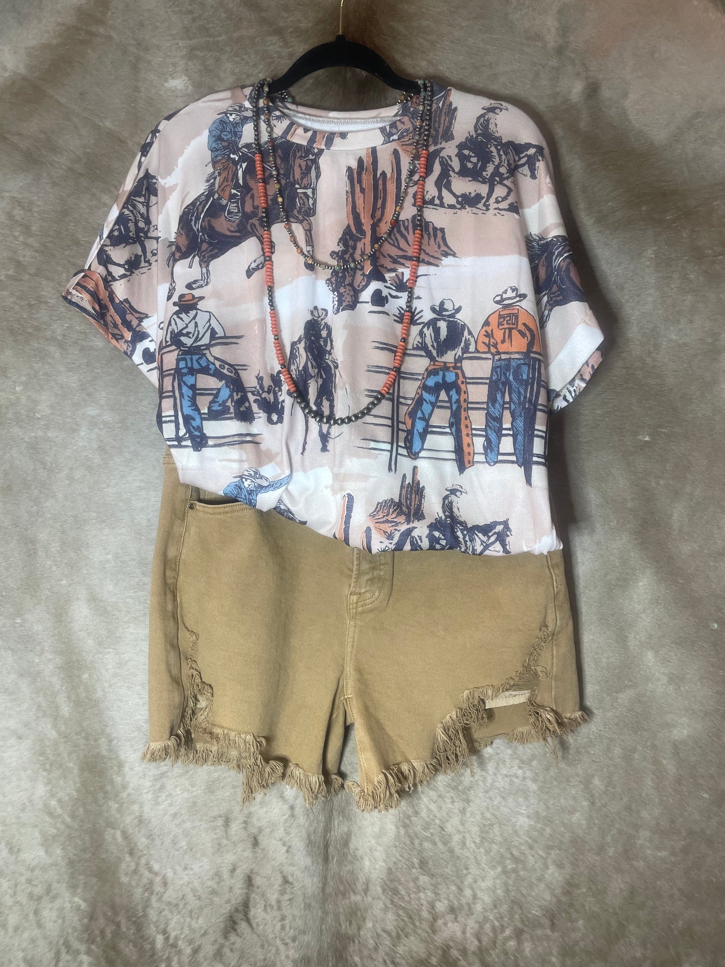 HIGH RISE SIDE STEP HEM SHORTS (LARGE)