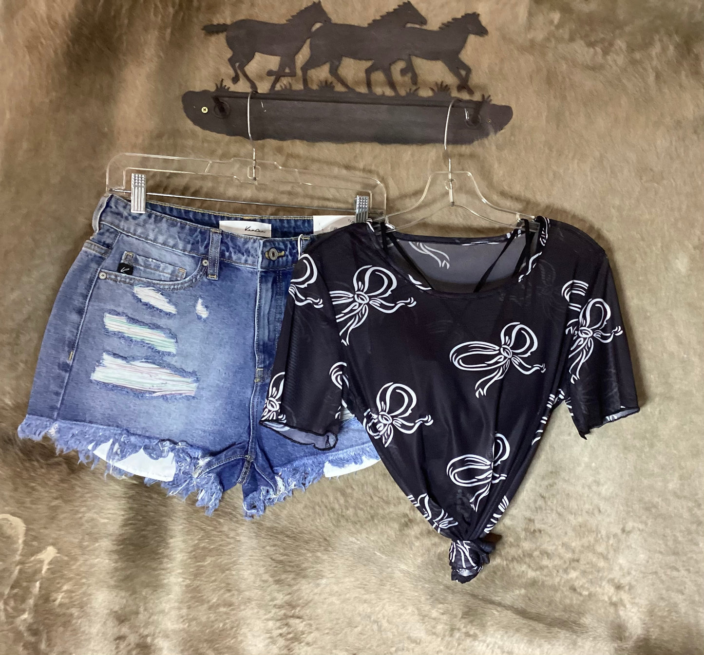 Bow Printed Short Sleeve Mesh Top