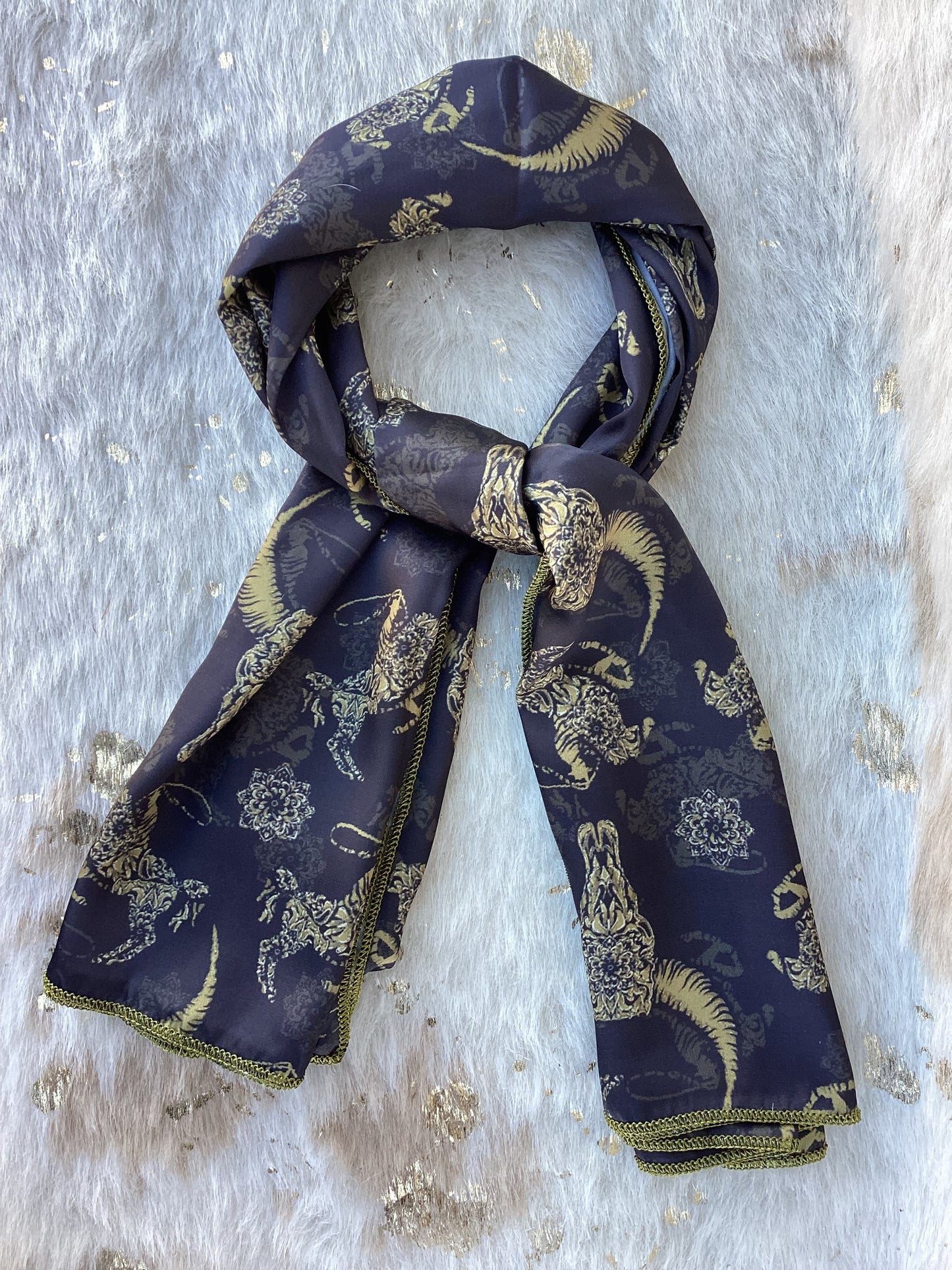 Calvin Wild Rag