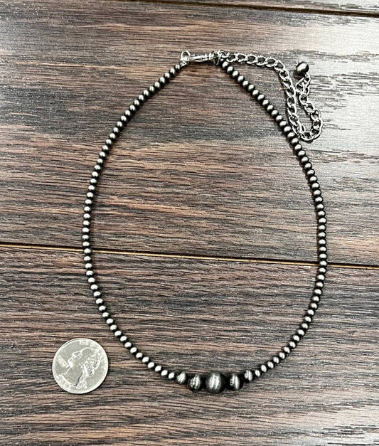 735527, Handmade 15" Navajo Bead Necklace