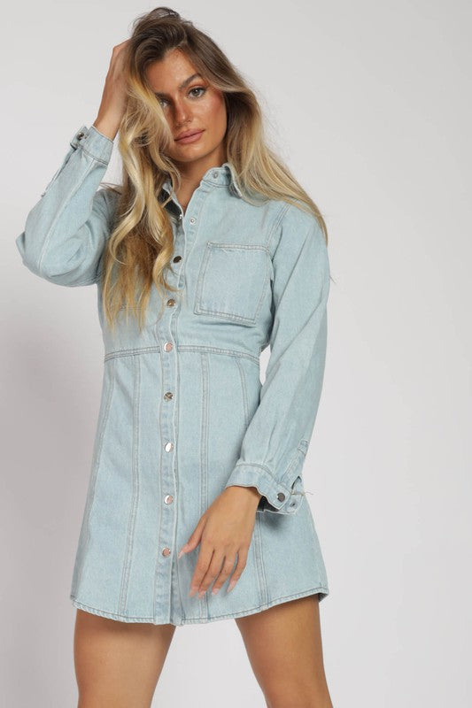 Button down denim dress women in light blue with long sleeves and a fitted silhouette