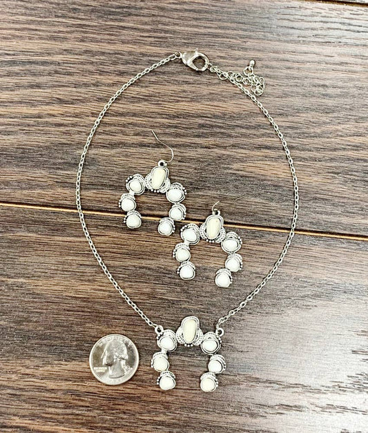 734436, 15" Squash White Turquoise Necklace Earrings Set